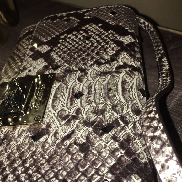 MICHAEL KORS CLUTCH EMBOSSED LEATHER "Tina" NWT - Picture 1 of 8